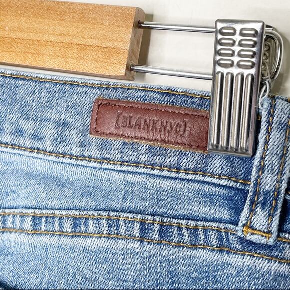 Blank NYC The Reade Crop Distressed Frayed Skinny Jeans Medium Wash Size 27 - Picture 9 of 10